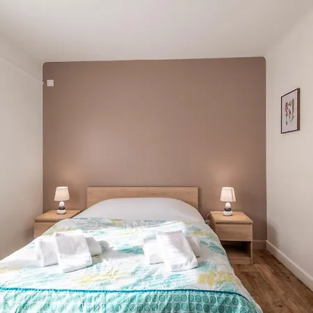 Ideally Located Furnished Townhouse With 3 Bedrooms Parking & Garden Tatil Evi *