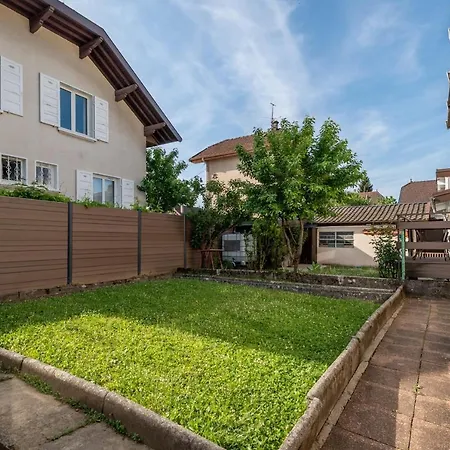 Сasa de vacaciones Casa Adosada Amueblada Idealmente Ubicada Con 3 Dormitorios Estacionamient Annecy