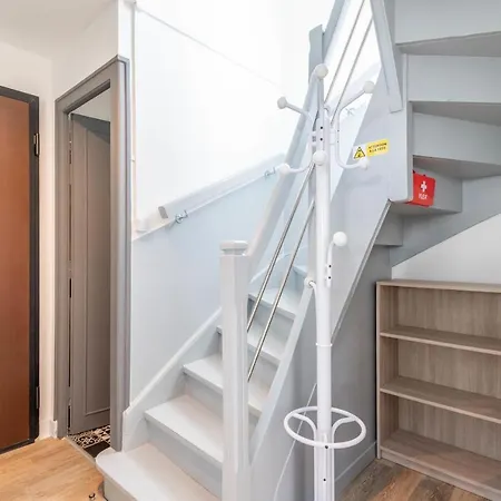 Ideally Located Furnished Townhouse With 3 Bedrooms Parking & Garden Tatil Evi *