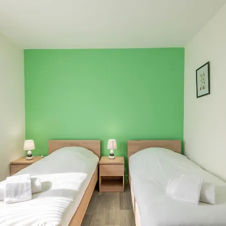 Tatil Evi Ideally Located Furnished Townhouse With 3 Bedrooms Parking & Garden *