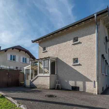 Tatil Evi Ideally Located Furnished Townhouse With 3 Bedrooms Parking & Garden Annecy